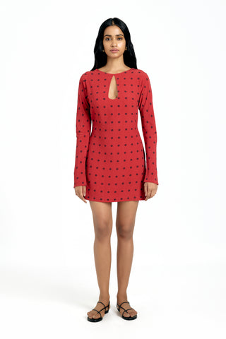 Cassis Dress – Carmen Dot, studio shot